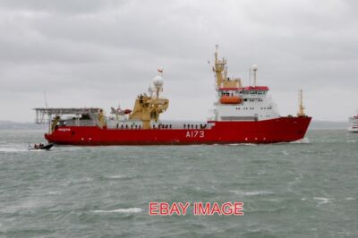 FOTO SOUTHSEA HAMPSHIRE HMS BESCHÜTZER KOMMT ZUM ERSTEN MAL IN PORTSMOUTH AN
