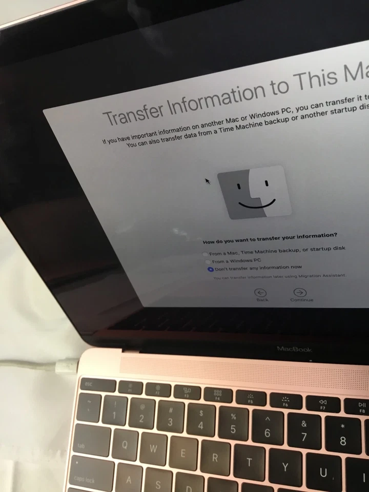 Apple Macbook (M2017) 12" "Core m3" 1.20 GHz 8GB 256GB SSD Rose Gold Grade C - Image 2 of 4