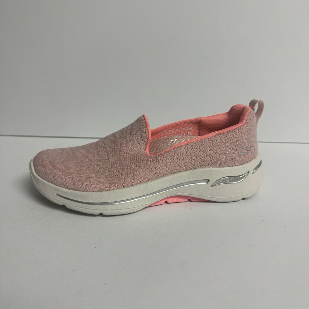 Skechers Womens Go Walk Arch Fit Sneaker Pink Size 6 M