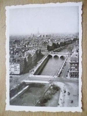Tourist Photograph- PANORAMA OF PARIS'S EIFFEL TOWER~ Excellent~ 8.5x6.4 cm