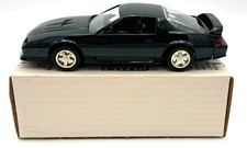 1:25 AMT Ertl 6028 1992 Chevrolet Camaro Z/2 Polo Green Metallic - NEW - Mint