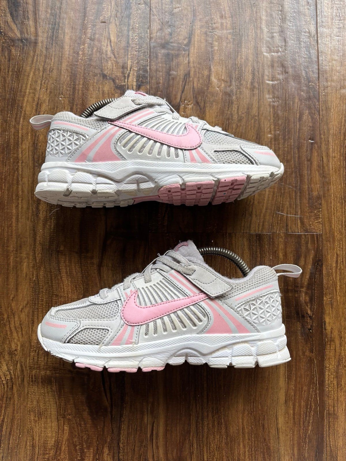 Nike Vomero 5 Preschool (PS) girls' shoes