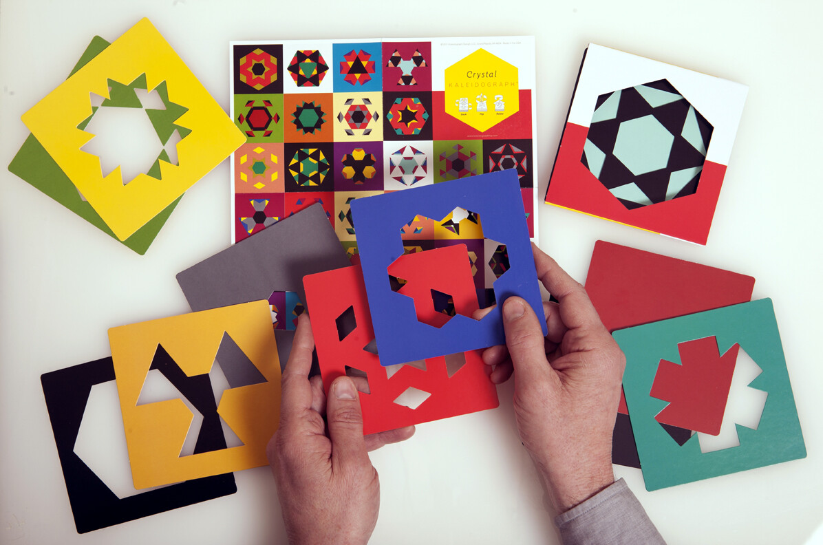Kaleidograph Toy Kaleidograph Crystal - Geometric Design Toy With 570 ...