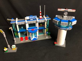 Lego 3182 Airport Airport with Terminal City Town from 2010