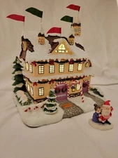 Hawthorne Village Santa and Mrs Claus's Castle W/COA