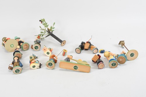 Q11F77- Erzgebirge Holz Figuren Herbst 17 Teile meist gemarkt Wendt&Kühn - Bild 12 von 12