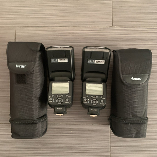 Focus FC-1000 Lighting speedlight Kit + 2 5-in-1 Reflectors & 20 colors filters