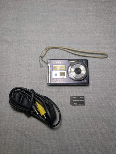 SONY CYBERSHOT DSC-W90 8.1 MP DIGITAL CAMERA + 1GB MEMORY STICK - READ DESC