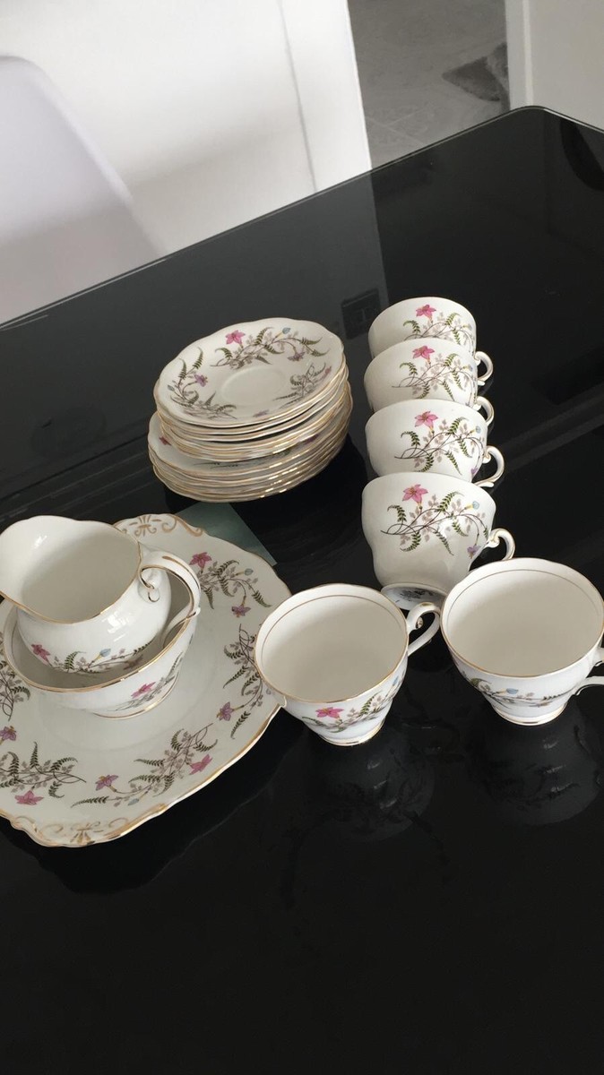 Vintage collectable Fancy Free Royal Standard fine bone china 21