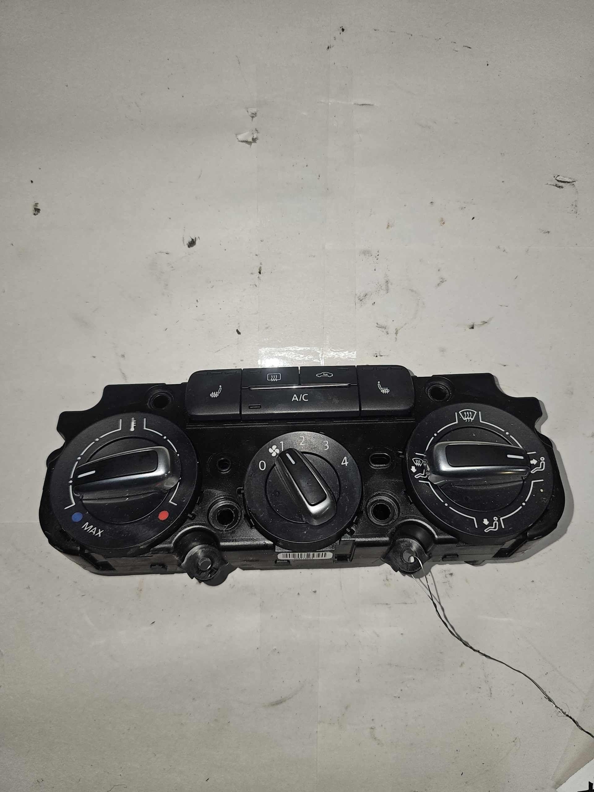 15-18 JETTA EXCEPT GLI Heater A/c Control SEDAN W/ SINGLE ZONE W/ HEATED SEATS