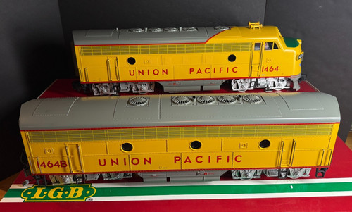 LGB ESCALA G 23570 UNION PACIFIC F-3 A MOTOR DIÉSEL + MANIQUÍ 23582 F-3 B NUEVO | Zustand: New