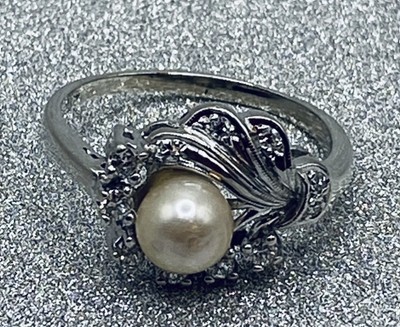 HOT SALE! Damenring 14 Karat Weißgold, Süßwasserperlen und weißer Diamant, Größe 9