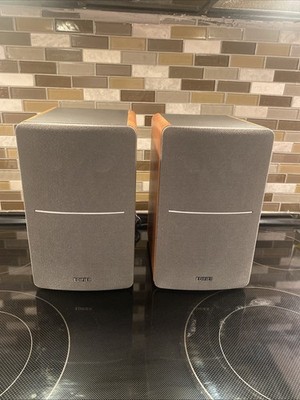 Edifier R1280T Bookshelf Speakers,, Wood Finish, RCA/AUX Input No Remote EUC
