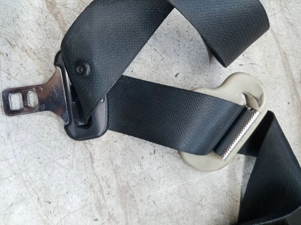 Used Front Left Seat Belt Front fits: 2011 Nissan Rogue bucket driver retractor Foto 4 de 4