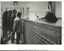 Press Photo Jean and Clark Golden at Court with Judge - sya18596