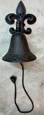 LOUD VINTAGE Cast Iron Metal Ranch Farm Dinner Bell Wall Mount Fleur De Lis 8.5''