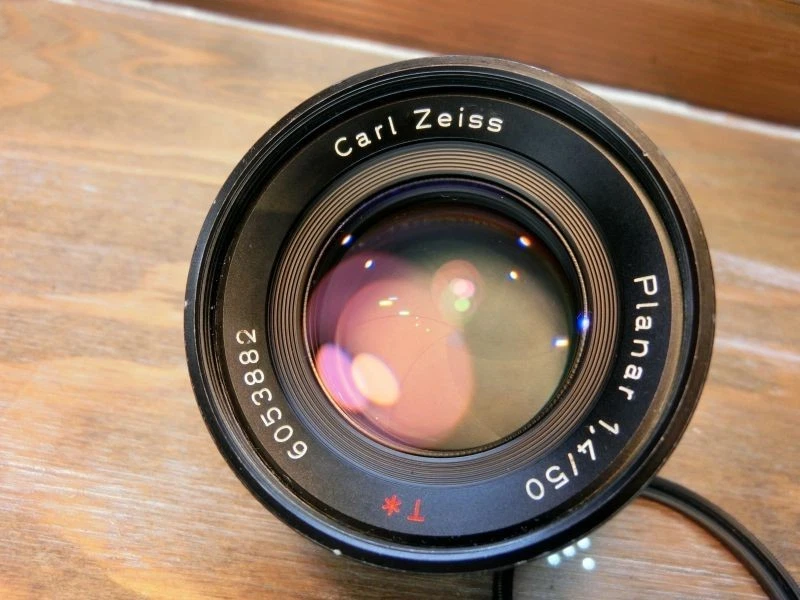 Lente Contax Carl Zeiss Planar 50 mm F/1,7 T* MF montaje CY [Excelente+5] probado Foto 2 de 4