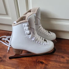 Jackson Mystique 1491 Girls Size 2 Figure Skates Youth