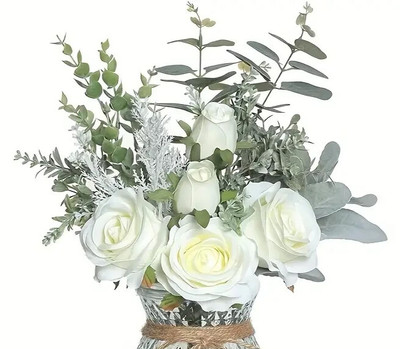 Ein Bezaubernder Kunstblumen-Arrangements - Handgefertigte Rosen & Eukalyptus