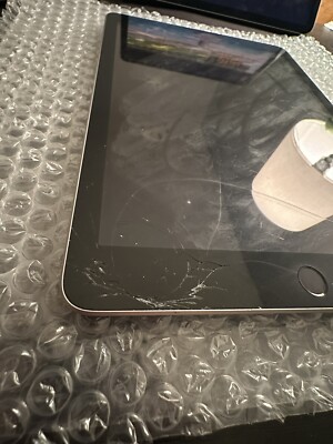 ipad第6世代 Wi-Fi+cellular 32gb&ApplePencil Restored Apple iPad 6th Gen 32GB Wifi + Cellular Unlocked, 9.7in