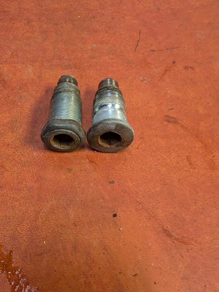 84 85 Honda V30 MAGNA VF500C VF500 VF 500 ПОВОРОТНЫЙ РЫЧАГ ПОВОРОТНЫЙ БОЛТ КОМПЛЕКТ - Изображение 3 из 3