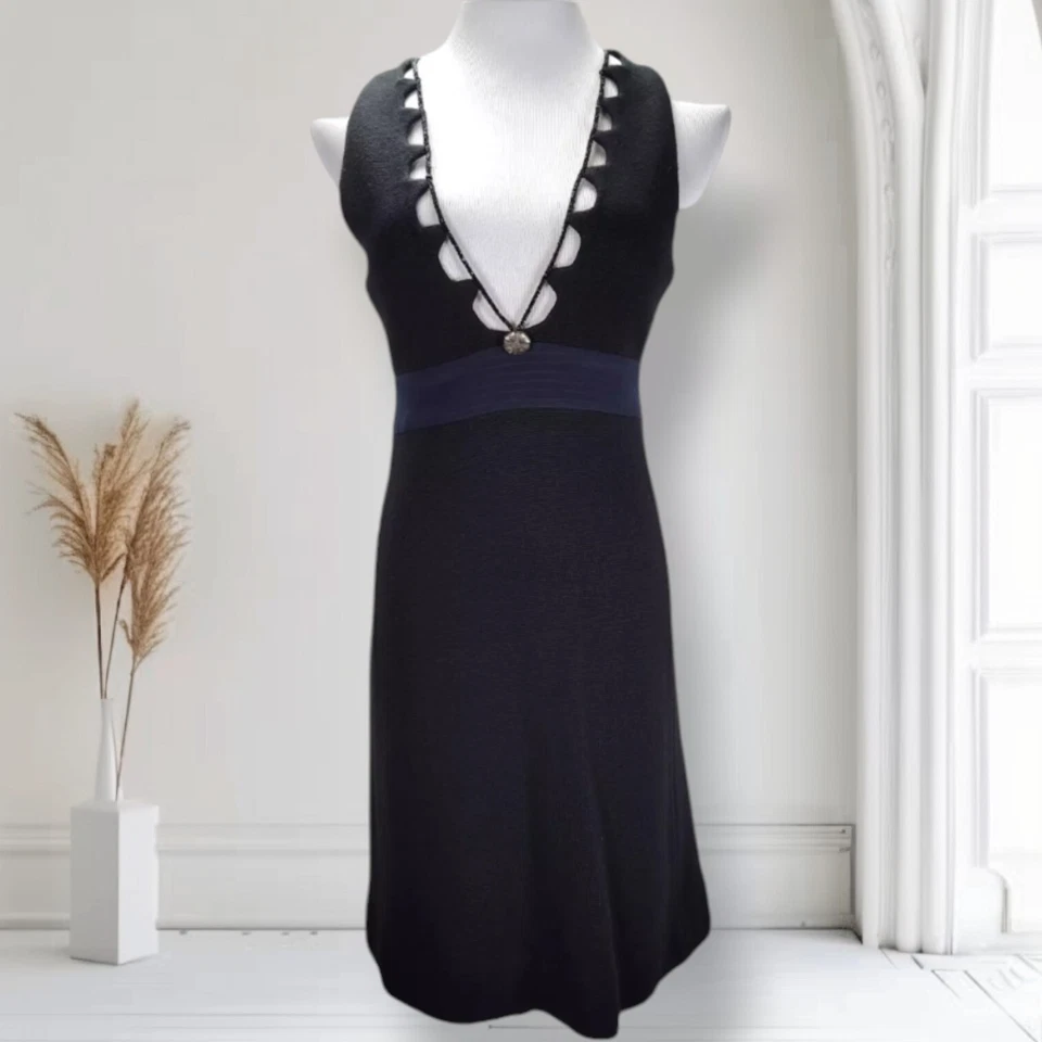 Vena Cava 露脖迷你派对礼服尺寸 2 黑色羊毛针织串珠装饰 — 第 2/4 张图片