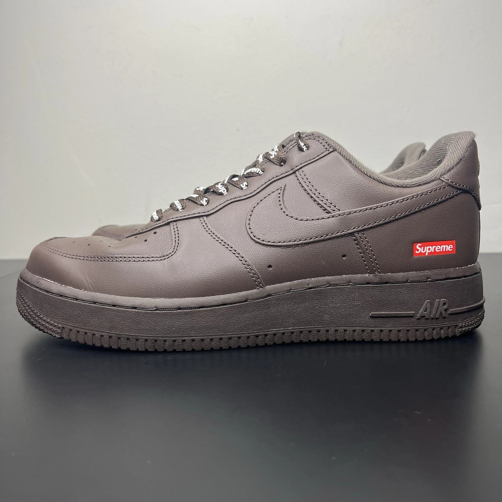 Taille 8   Logo Nike Supreme x Air Force 1 Low Box   Marron baroque