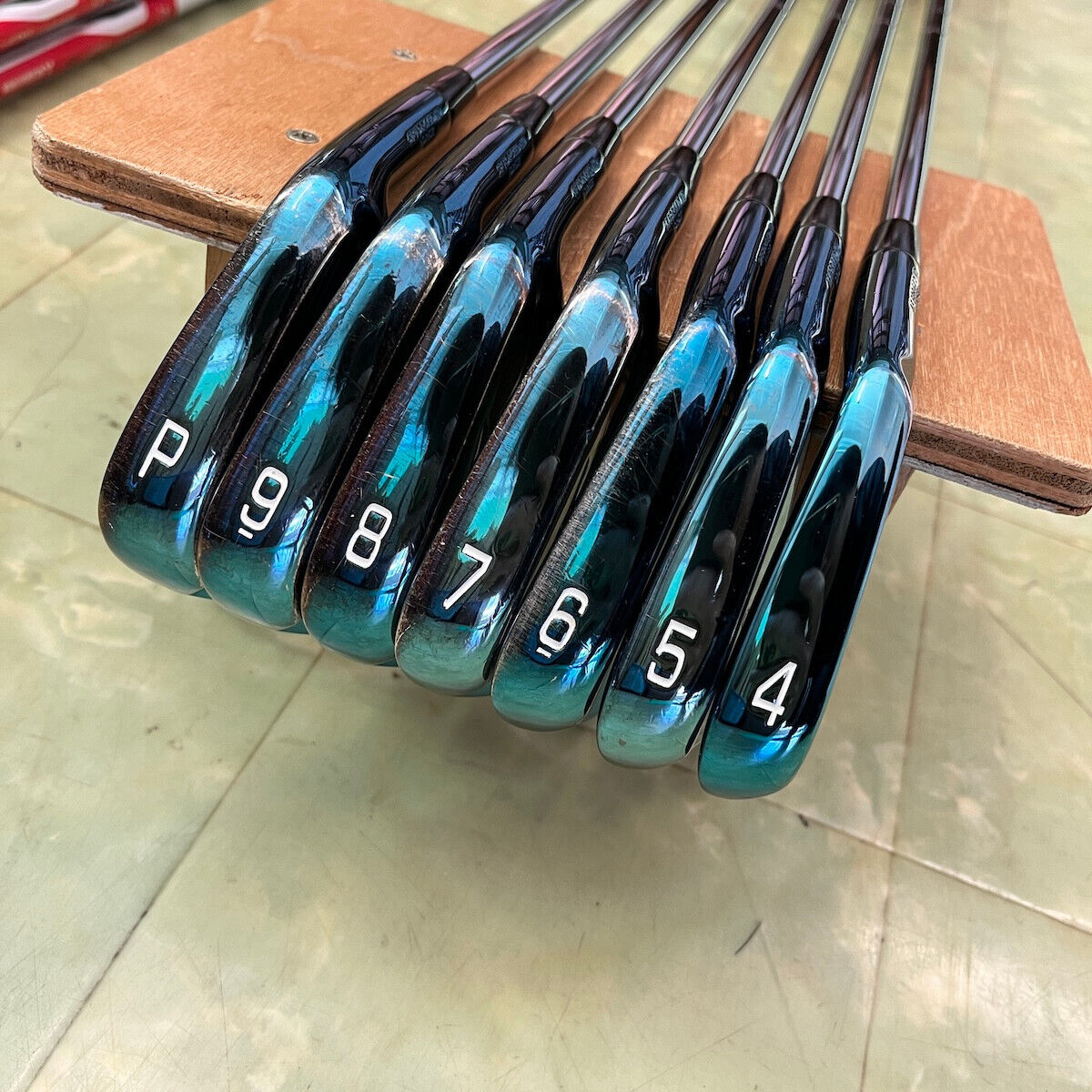 Mizuno Pro 221 Limited Blue Edition Iron Set 7pcs 4-Pw RH Mizuno Pro 221 Limited Blue Edition Iron Set 7pcs 4-Pw RH