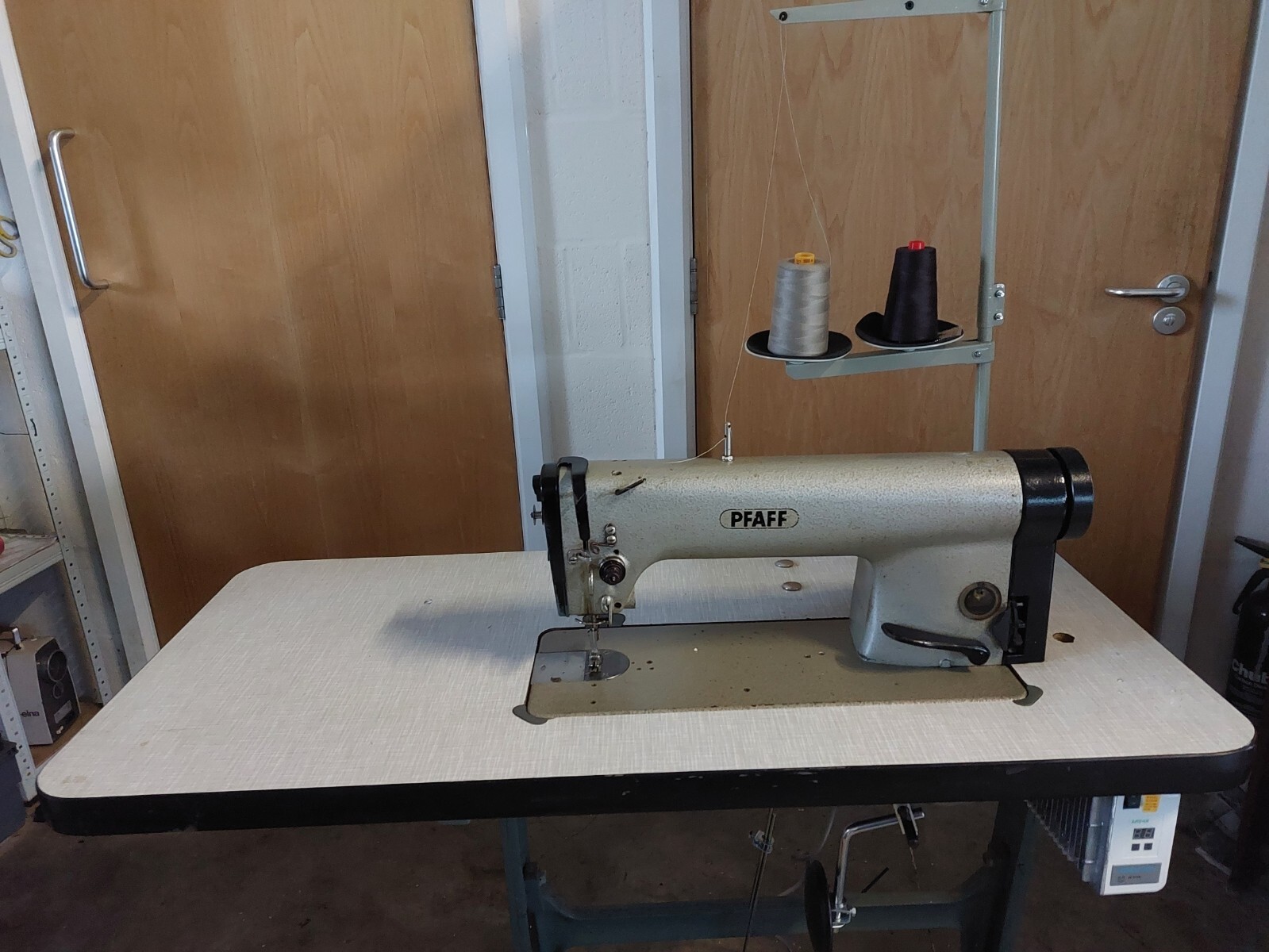 PFAFF 463 SEWING MACHINE with ENERGY SAVING SERVO MOTOR & Light eBay