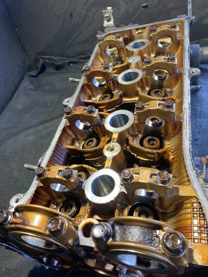 02-09 丰田凯美瑞 Scion XB 2.4L 2AZFE 裸缸盖(期刊磨损) — 第 2/4 张图片