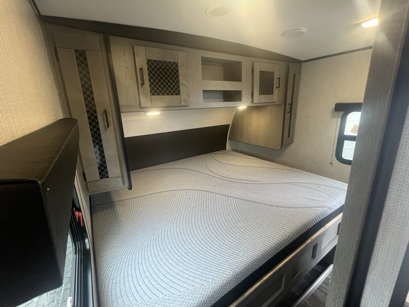 2021 Heartland Mallard M32 Travel Trailer RV Camper - thumbnail 8