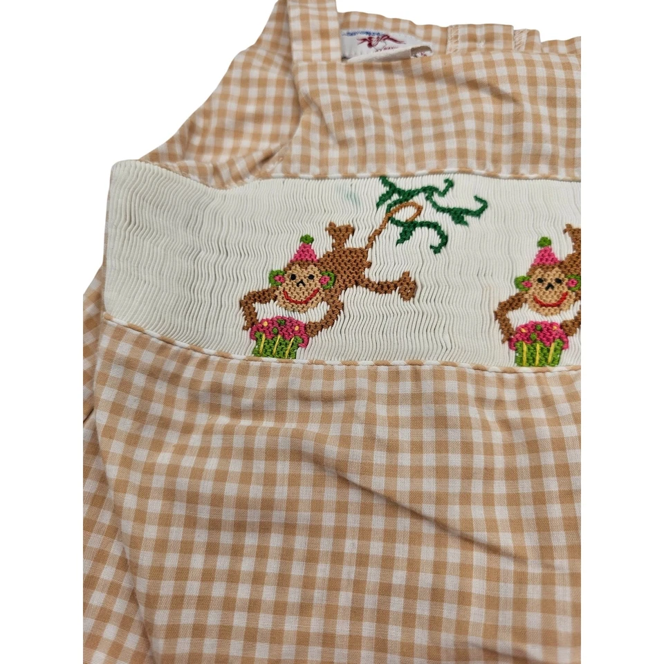 Camiseta sin mangas Silly Goose Boutique niño pequeño 4T calada a mano mono cupcake guinga Foto 2 de 4