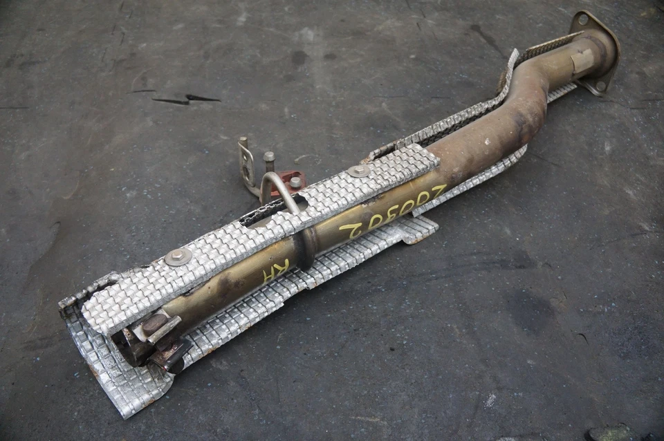 Rear Left Exhaust Pipe Heat Shield AD43-5220-AD OEM Aston Martin Rapide 2010 - Image 3 of 4