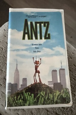 Vintage 1999 VHS Tape  Antz  Clamshell Case Starring Woody Allen