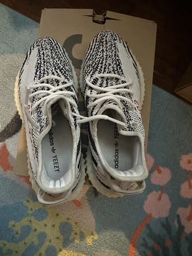adidas Yeezy Boost 350 V2 Low Zebra Size 9
