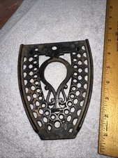 Vintage Sad Iron Trivet Metal Stand Ornate Design Footed 2