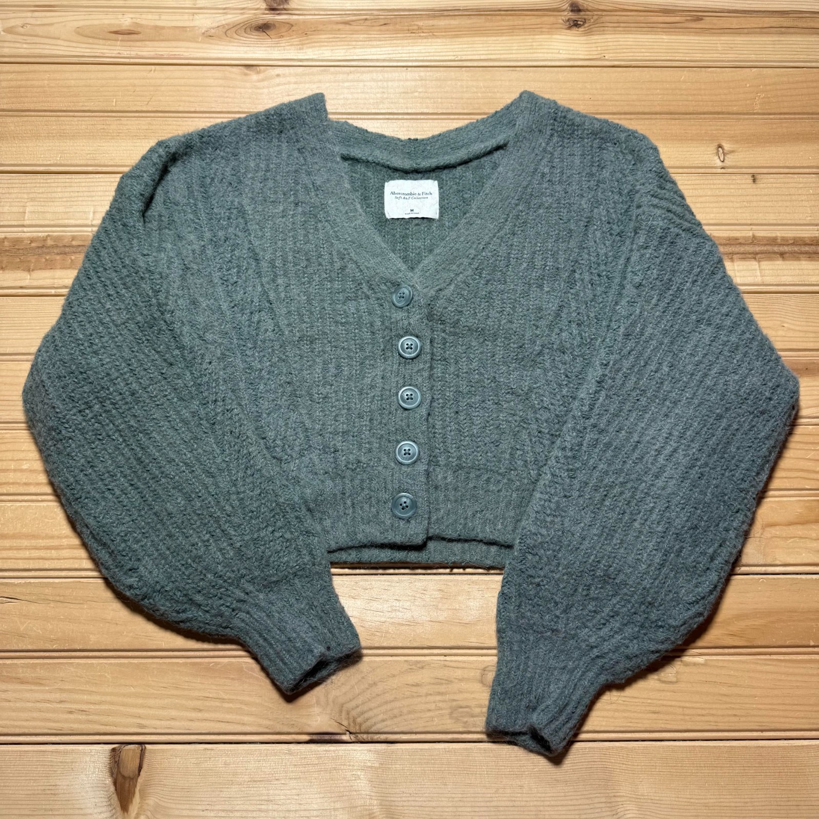 Abercrombie & Fitch Soft Grannycore V-Neck Cropped Cardigan Sweater Size Medium
