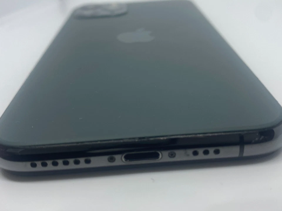 Apple iPhone 11 Pro - 64 GB - Space Gray (Unlocked - Grade B) - Image 3 of 4