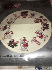 Candamar-Bears-and-Ducks-Tree-Skirt-Counted-Cross-Stitch-Kit-50437-Vintage-1989