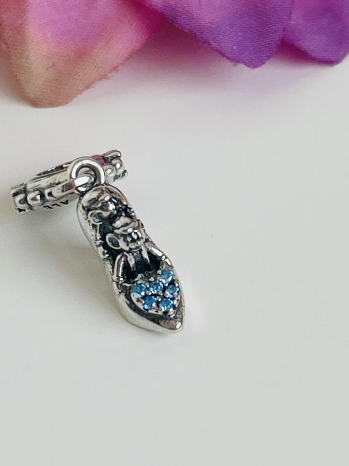 Charm Pendente Scarpetta Con Topolini Di Cenerentola - Immagine 2 di 4