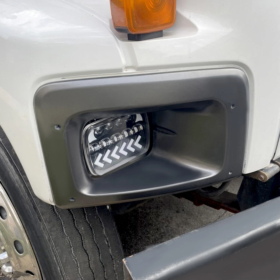 Borde de bisel de faro lateral derecho gris apto para Chevy C6500 C7500 C8500 2003-2009 Foto 3 de 4