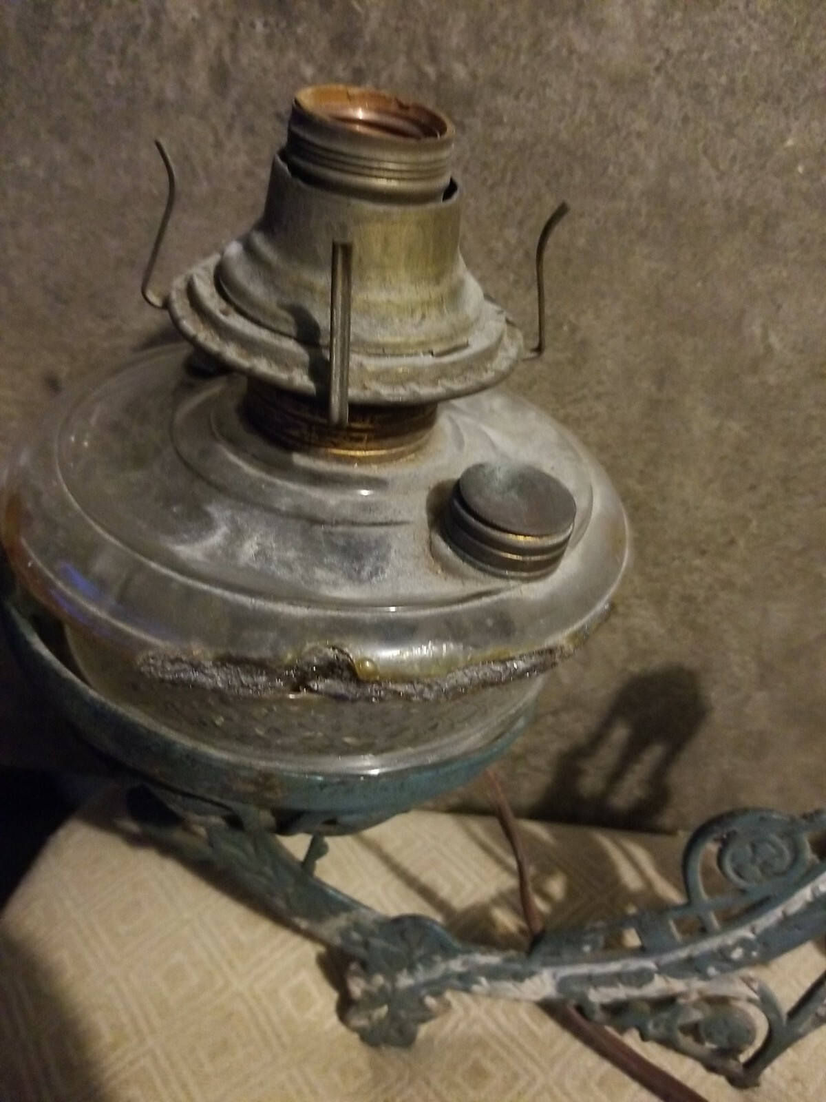 Antique Ornate Cast Iron Oil Lamp Wall Mount W/Bracket CONVERTED