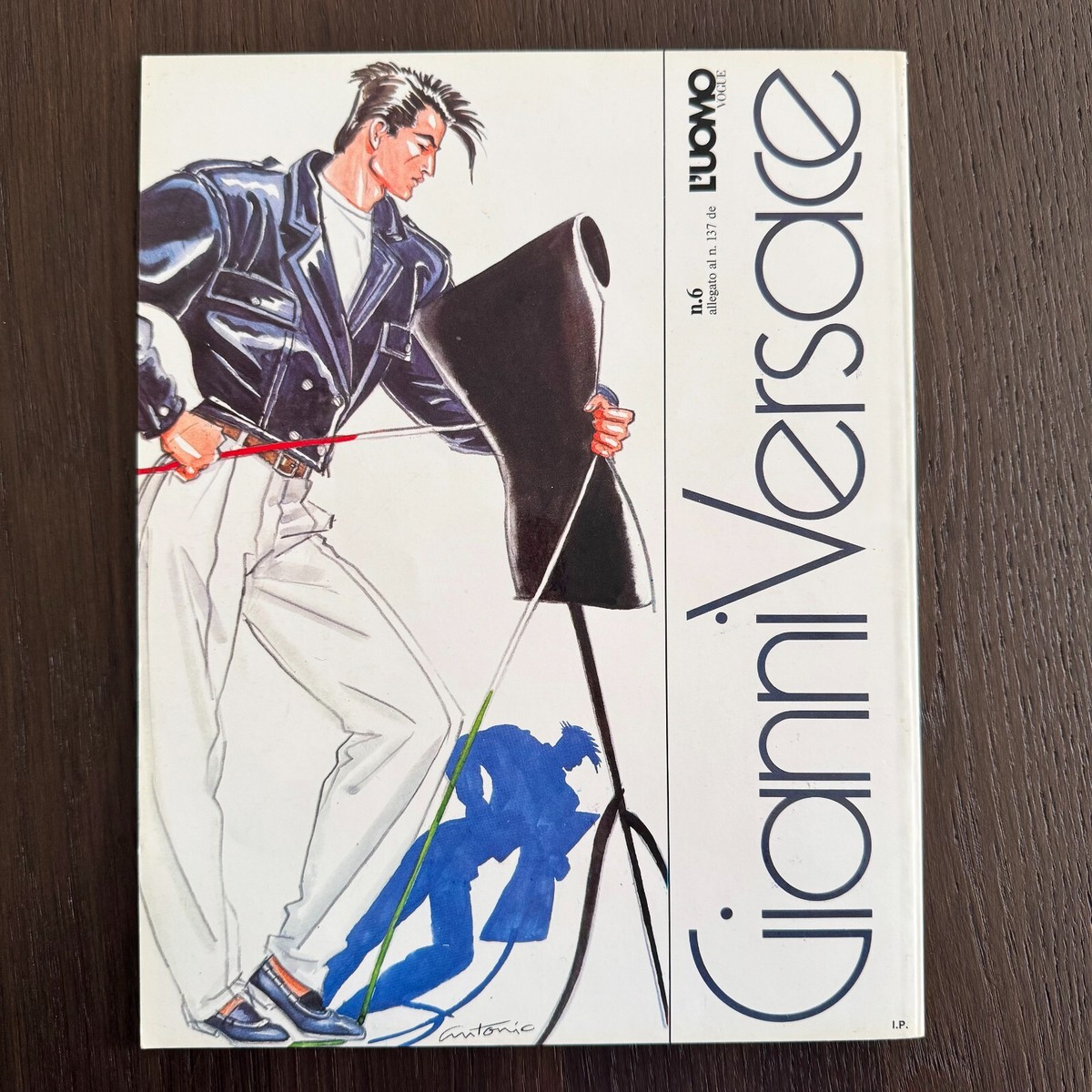 GIANNI VERSACE catalog 6 men's collection Summer 1984 Photo by Bob