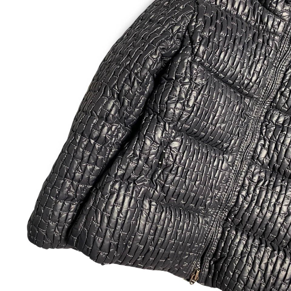 Moncler VTG Girls Black Jacket Size 4 Years - Image 2 of 4