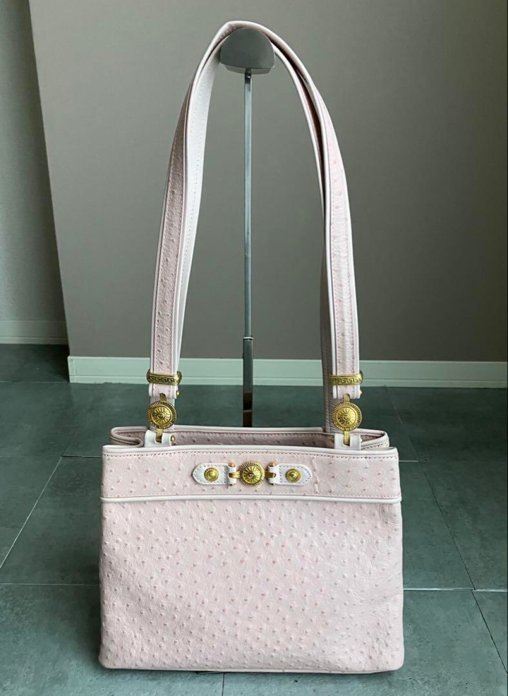 VERSACE Shoulder Bag Pink Leather From Japan Authentic I121369