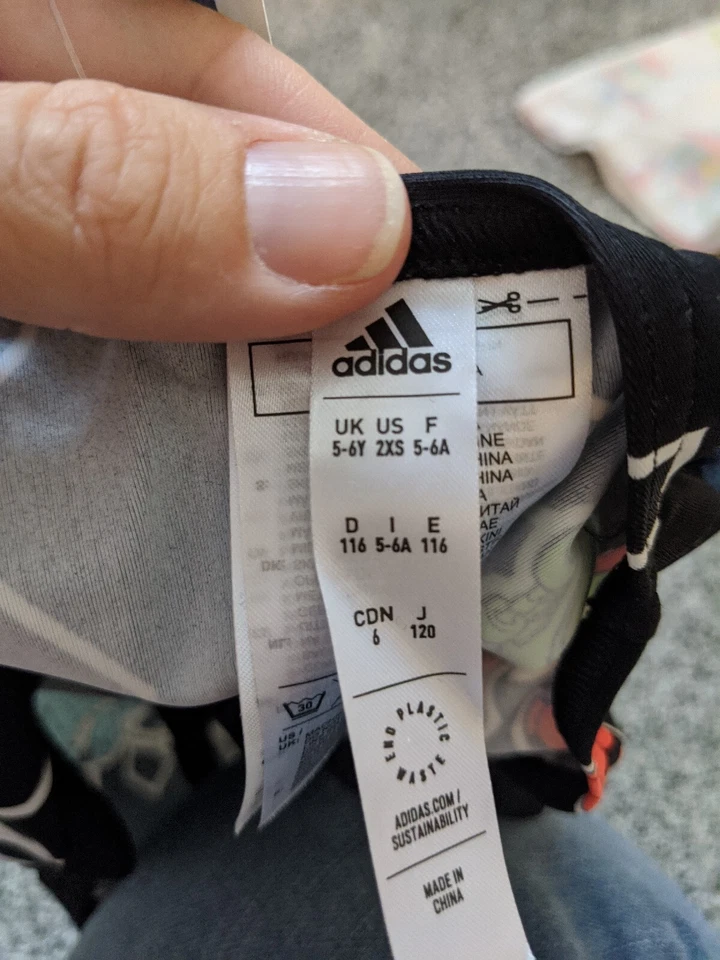 Nuevo con etiquetas Traje de baño Adidas Niñas Disney Mickey Mouse, Talla extra extra pequeña 2XS Foto 3 de 3