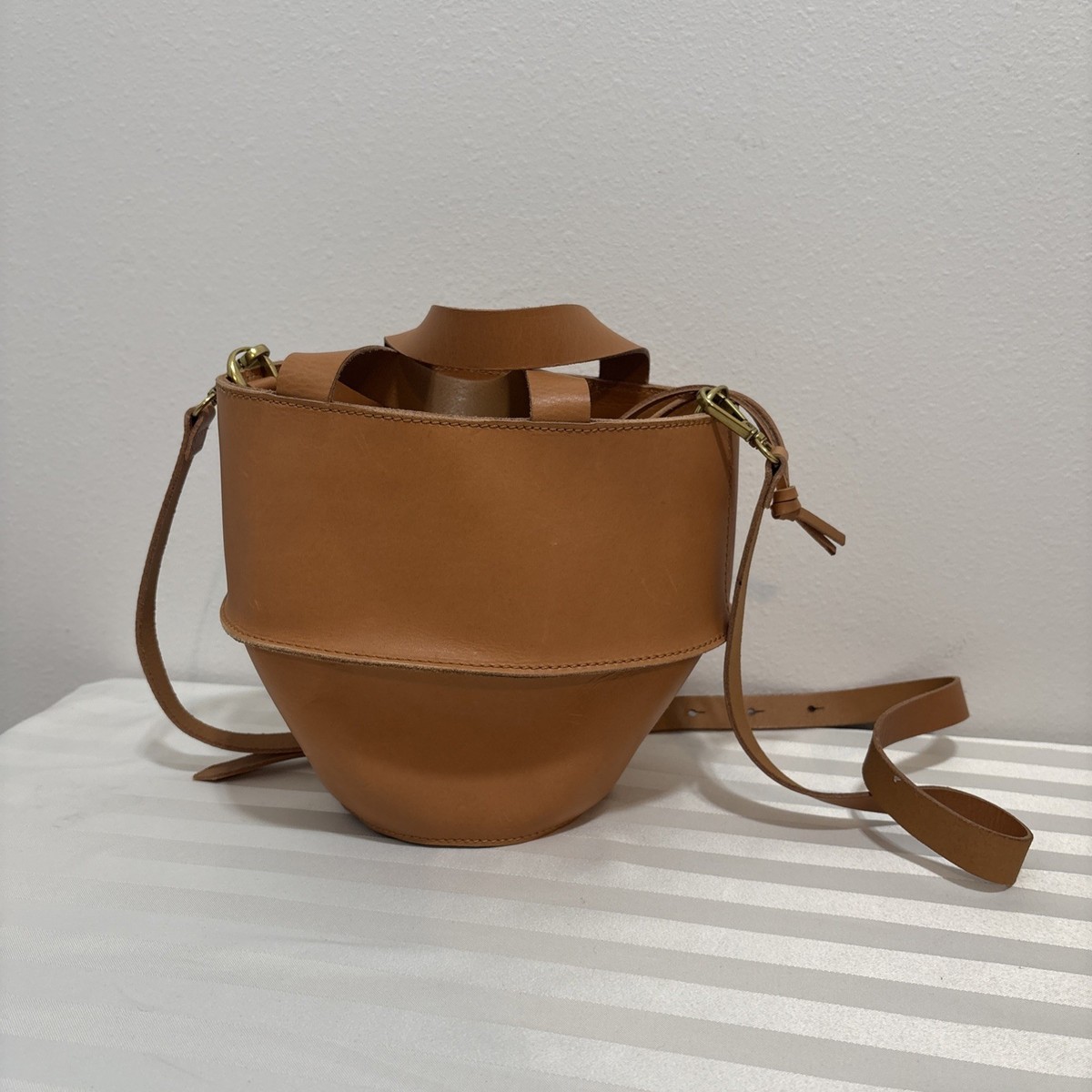 Madewell The Austin Crossbody Bag Bucket Purse Leather Brown