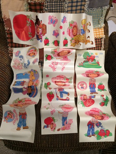 2006 Strawberry Shortcake Berry & Friends Wall Large Decals