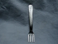 Vintage Rogers Silverplate Baby Fork Long Giraffe Rare!