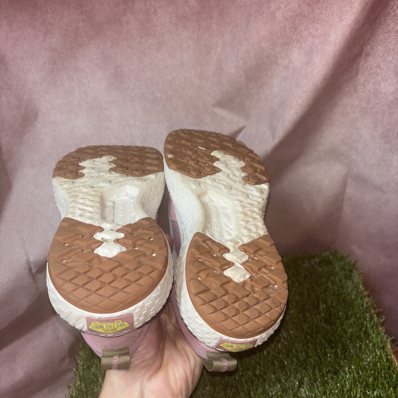 Vans UltraRange Neo VR3 Shoes Unisex 3.5 Pink Suede Low Top Sneakers image 8
